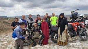 Legend Riders Touring sambil Bakti Sosial di Pulau Sumba