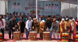 Ribuan Warga Tumpah Ruah Saksikan Prosesi Tapi Selo Bolek Gadang Kecamatan Lintau Buo Utara