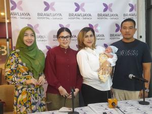 Penyanyi Ratu Meta Lahirkan Anak Keenam, Tegang Gula Darah Naik Jelang Persalinan