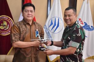 Pererat Silaturahmi, Danlanud Husein Sastranegara Audiensi ke PT Dirgantara Indonesia