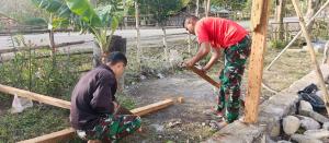 Satgas Yonif 742/SWY Bangun Gedung Ruang Guru di PerbatasanRI-RDTL