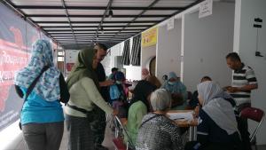 Mahasiswa KKN-PPM UMBY Gelar Pemeriksaan Mata Gratis Bagi Masyarakat di Pasar Sentul Jogja