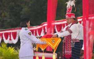 Jadi Irup Penurunan Bendera di Alor, Mendagri Puji Tim Pengibar Bendera Tak Kalah dengan IKN