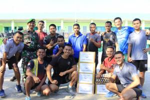 Satgas Pamtas Yonif 742/Swy Berikan Apresiasi Kepada Peserta Juara Lomba HUT RI Ke-79