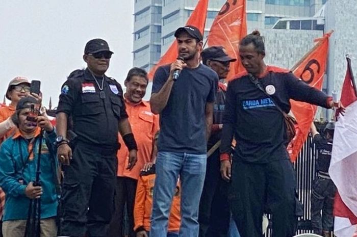 Ikut Unjuk Rasa Kawal Putusan MK, Aktor Reza Rahardian: Ini Bukan Negara  Milik Keluarga | indonews.id