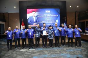 Pasangan Calon Bupati-Wakil Bupati Belitung, Isyak Meirobie- H. Masdar Nawawi: Membuat Belitung Kembali Bernyala