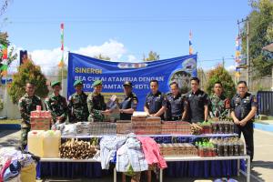 Purna Tugas Satgas Yonif 742/Swy Serahkan Barang Hasil Penggagalan Penyelundupan di Perbatasan RI-RDTL Kepada Bea Cukai Atambua