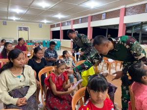 Dansatgas Yonif 742/Swy Laksanakan Ibadah Syukur Bersama Anak Disabilitas Yayasan Rehabilitasi Hidup Baru di Perbatasan RI-RDTL