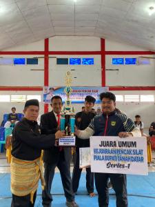 Perguruan Silat Taduang Bangkeh Batipuh Raih Juara Dalam Kejuaraan Pencak Silat Piala Bupati Series 1