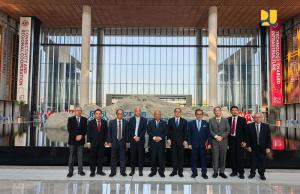 Jelang Pemerintahan Baru, Menteri Basuki Jajaki Kerja Sama Pembiayaan Infrastrutur dengan Bank Investasi Infrastruktur Asia