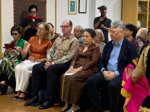 Welt Win Austria Koleksi Ratusan Batik Indonesia