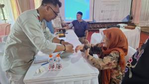 Fakultas Ilmu Kesehatan Universitas Esa Unggul Memberikan Pengobatan Gratis sebagai Bentuk Pengabdian Kepada Masyarakat