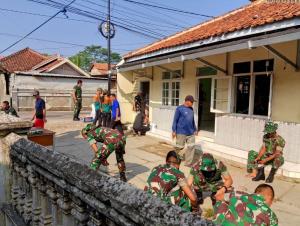 Sambut HUT ke-79 TNI, Pusdiklatpassus Gelar Karya Bakti