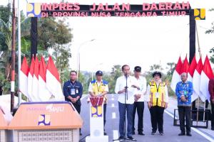 Presiden Jokowi Resmikan 27 Inpres Jalan Daerah Sepanjang 217,9 km di Provinsi NTT