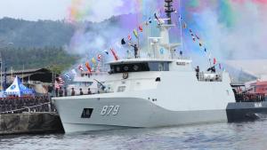 Pangkoarmada II Serahkan KRI Selar-879, Perkuat Satrol Lantamal VIII