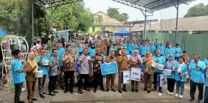 Wujudkan Program TSJL, PNM Gelar Program Budidaya Maggot dan Pengolahan Sampah di Bekasi