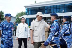 Danlanud Sultan Hasanuddin Sambut Kedatangan Menhan RI Di Makassar