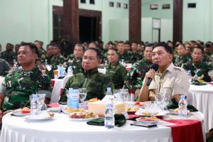 Panglima TNI dan Menhan RI Hadiri Malam Akrab Bersama Ribuan Prajurit di Papua