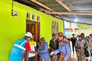 Sukacita Natal dan Tahun Baru, Listrik PLN Hadir di 14 Dusun Terpencil NTT