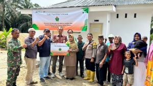 PTPN IV Regional 4 Bangun MCK Umum di Desa Petajen