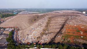 Apresiasi PNM Mekaar, Stafsus Wapres Dorong Pemberdayaan Ibu dan Anak di Bantar Gebang Sambut Indonesia Emas 2045