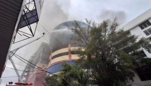 Glodok Plaza Terbakar Rabu Malam, Upaya Pemadaman Berlangsung Hingga Kamis Pagi
