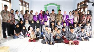 Organisasi Wanita Muslimah Indonesia Bekerja Sama Dengan RS Bhayangkara Kediri Gelar Kegiatan Sosial