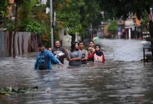  Dampak Banjir Jakarta, 2.000 Lebih Warga Mengungsi