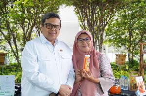 PNM Daftarkan Sertifikat Halal Usaha Sirup Rumahan Hingga Tembus Toko Oleh-Oleh
