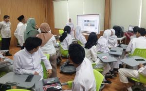 Yayasan SMA 3 Teladan Serahkan 3 Smart Class, Pelopori Pembelajaran Digital