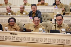  Rapat dengan DPR RI, Mendagri: Realisasi Kemendagri dan BNPP Tahun 2024 di Atas Rerata Nasional