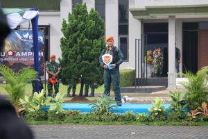 Wujud Penghormatan atas Dedikasi dan Dukungan Peningkatan Satbravo 90 Kopasgat, Kasau Disematkan Brevet Kehormatan Albara
