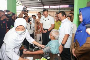 Kunjungi Puskesmas Beji, Kota Depok, Menko AHY: Cek Kesehatan Gratis Bukti Kehadiran Negara untuk Rakyat