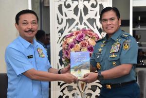 Ketua Umum PPAL Bersama Pengurus Silaturahmi dengan Kasal