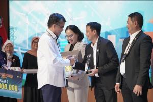 General Manager PLN UIT JBT, Abdul Salam Nganro Raih Penghargaan Leadership Safety Award Ajang Bulan K3 Nasional 2025