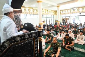 Khutbah Jumat di Mesjid Darussalam Makoopsud I