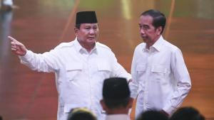 Presiden Prabowo Hadiahi Jokowi dengan Sebilah Keris di HUT Gerindra ke-17