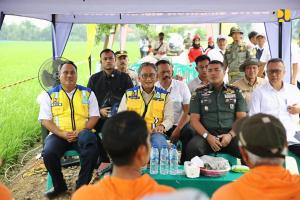 Dukung Produktivitas Pertanian, Menteri PU Soroti Keberhasilan IPHA di Indramayu