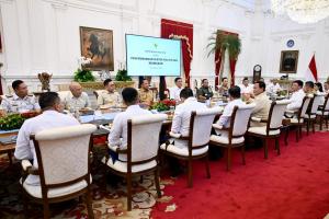 Panglima TNI Hadiri Rapat Terbatas dan Makan Siang Bersama Presiden RI, Bahas Isu Strategis
