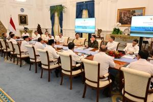 Panglima TNI Hadiri Rapat Terbatas Pimpinan Presiden RI, Bahas Koperasi Desa Merah Putih