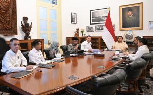 Ratas di Istana Bersama Presiden Prabowo, Menko AHY: Kita Hadirkan Gerakan Nasional Indonesia Bersih dari Sampah