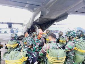 Bina Kemampuan Airborne Kopasgat Laksanakan Latihan di Lanud Husein Sastranegara