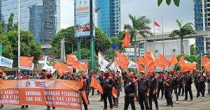 Tidak Membayar THR Buruh, Ini Modus Curang Perusahaan