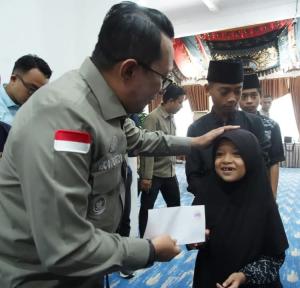 DPP Kaum Muda Tanah Datar Bantu Enam Panti Asuhan