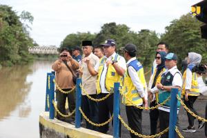 Mampu Mengairi 55 Ribu Ha, Menteri Dody Pastikan Bendung Argoguruh Siap Dukung Swasembada Pangan