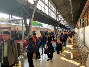 Lebaran H+7: Arus Penumpang KA Daop 1 Jakarta Mulai Kembali Normal