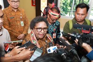 Tergolong Rendah, Wamendagri Ribka Pacu Pemprov Kalimantan Tengah Tingkatkan Realisasi APBD