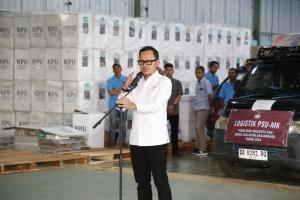 Lepas Distribusi Logistik PSU Banjarbaru, Wamendagri Bima Arya: Jangan Ada PSU di Atas PSU