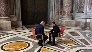 Bertemu di Pemakaman Paus Fransiskus, Trump-Zelensky Bahas Perdamaian di Ukraina