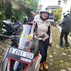 Lady Biker Jago Hukum Ikut Acara Evalube Java Touring